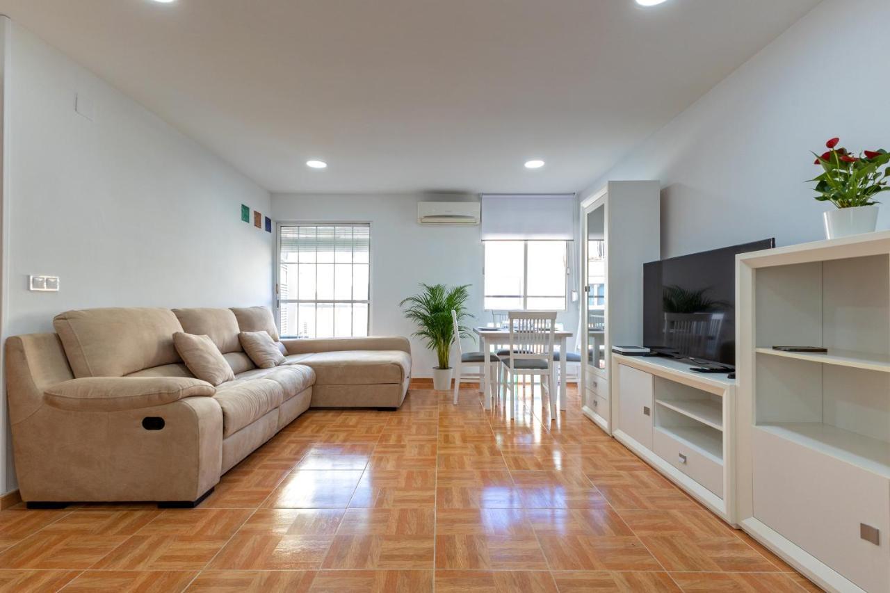 Charming 2 Bedroom Apartment At Triana Center By Oui Севиля Екстериор снимка