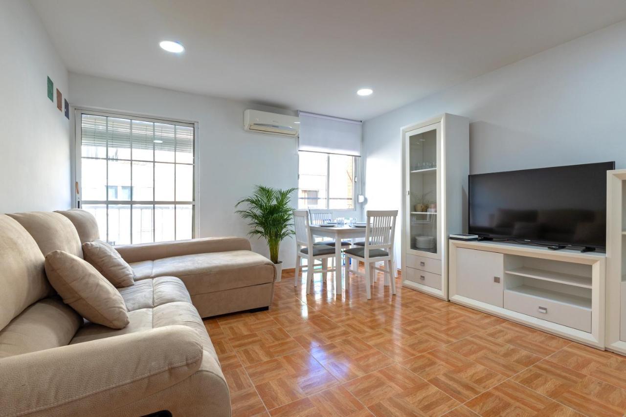 Charming 2 Bedroom Apartment At Triana Center By Oui Севиля Екстериор снимка