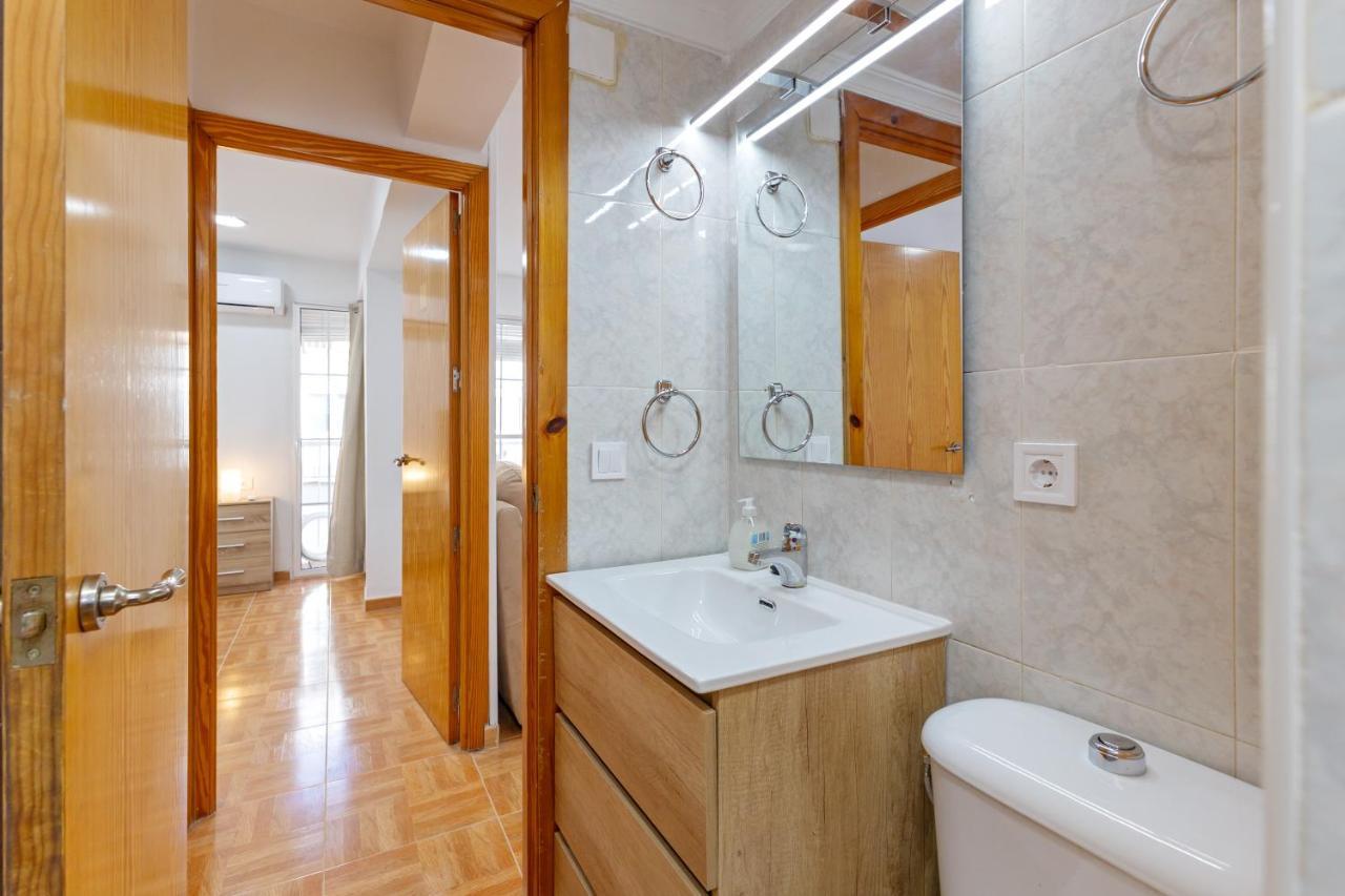 Charming 2 Bedroom Apartment At Triana Center By Oui Севиля Екстериор снимка